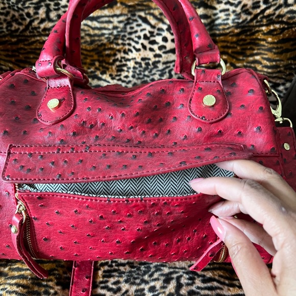 New Red โค๏ธโ๐ฅ Steve Madden Purse - Picture 4 of 5